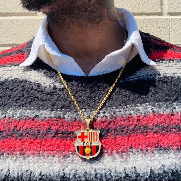 FC Barcelona Necklace Soccer Chain and Team Badge Pendant Gift - Picture 6 of 8